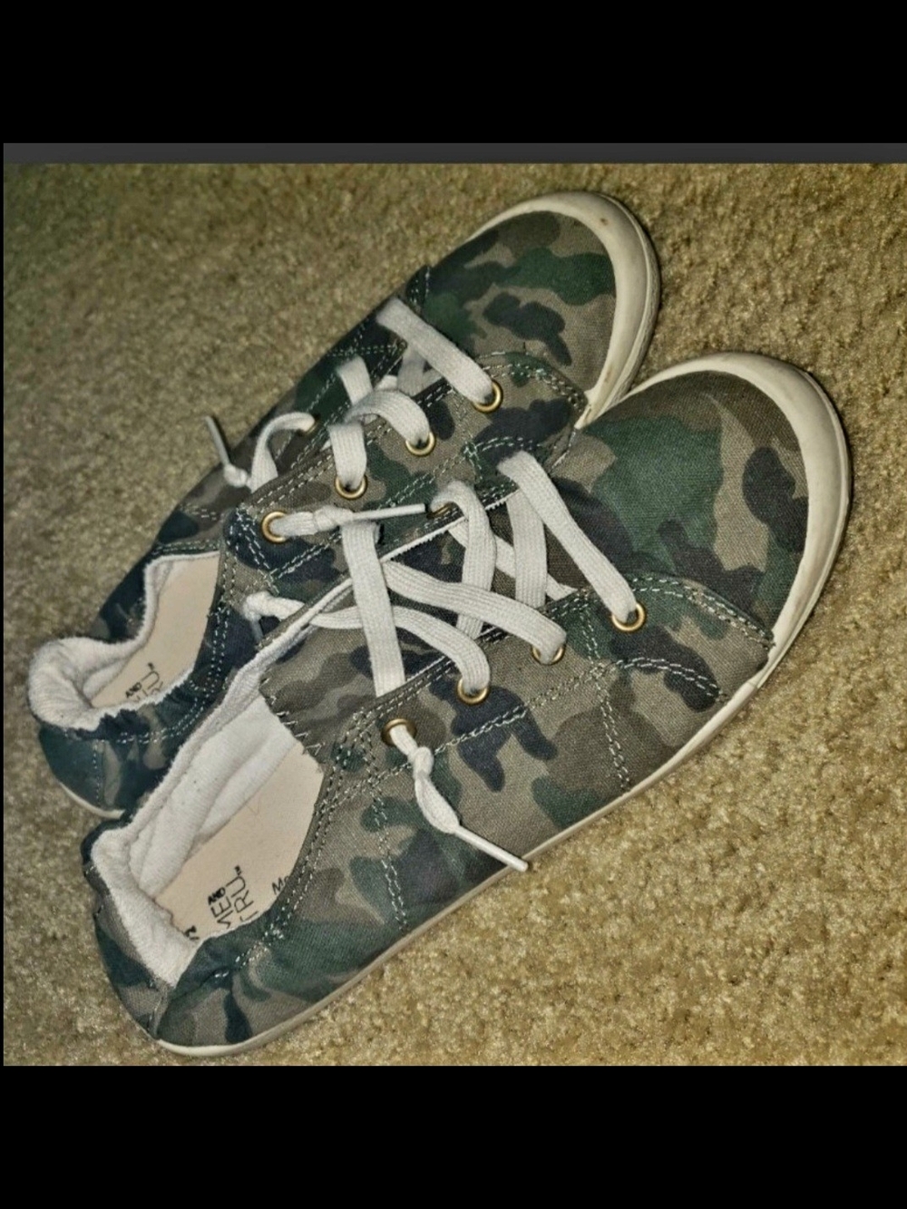 Time and Tru Women's Sz 8 Camouflage Canvas Lace-up Skate Shoes Memory Foam Sole